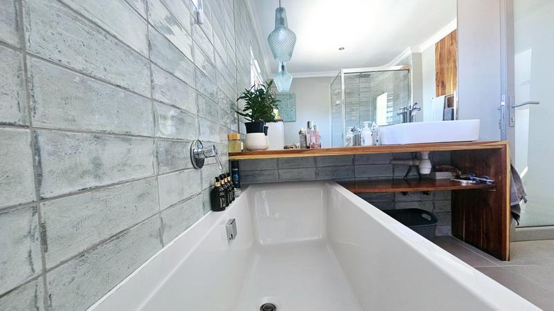 3 Bedroom Property for Sale in Dana Bay Western Cape